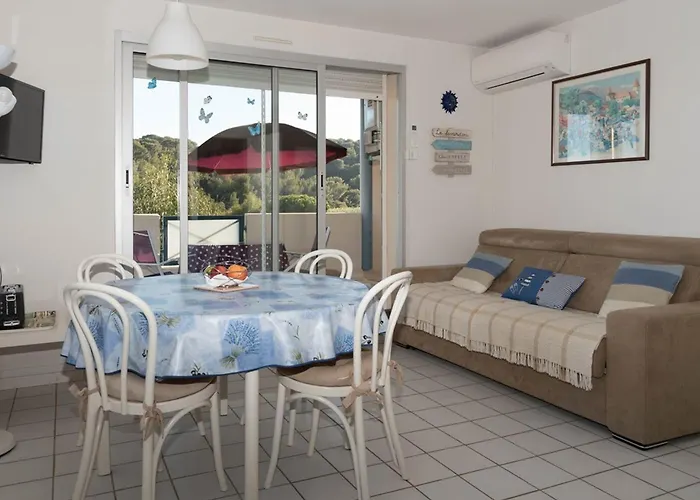 Deux Pieces Au Lavandou Avec Terrasse Spacieuse Et Parking - Fr-1-803-21 Apartment Le Lavandou
